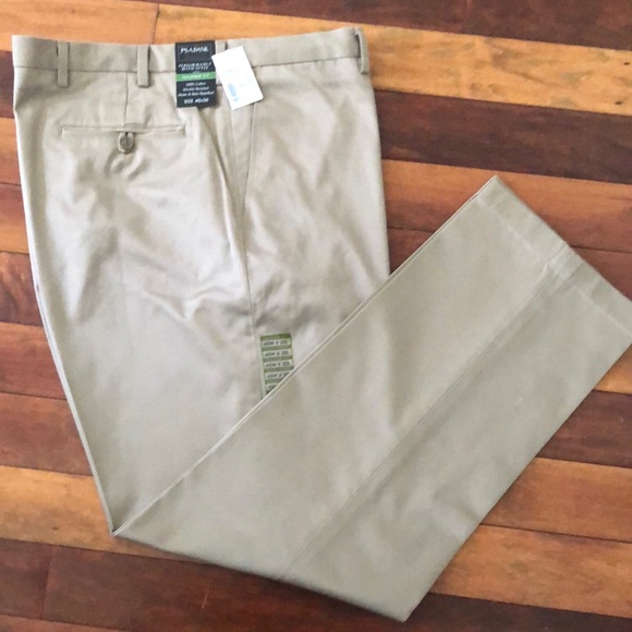 Jos. A Banks Size 40x30 Khaki pants, NEW - Picture 1 of 3